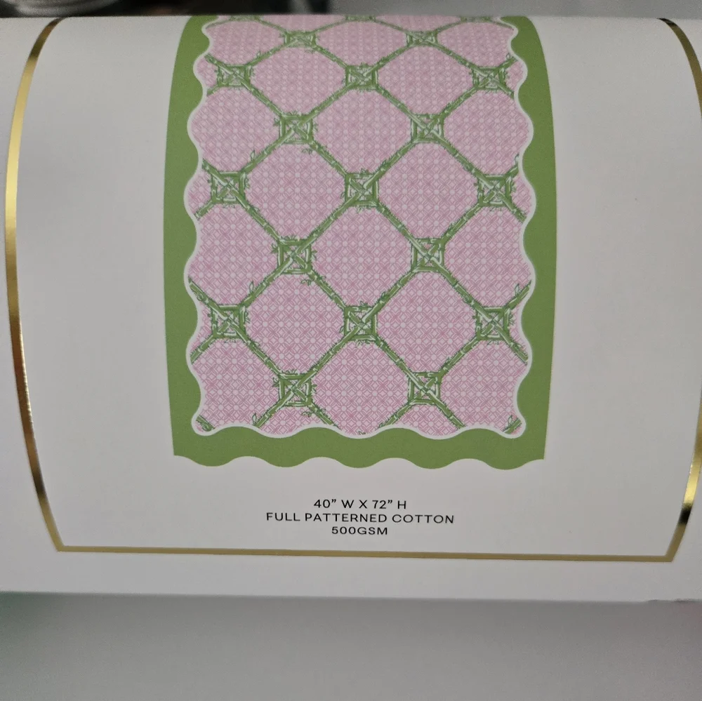 NWT Lilly Pulitzer Scallop Beach Towel